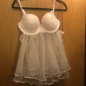 Brand New Beautiful Pink Victoria’s Secret Set 36D